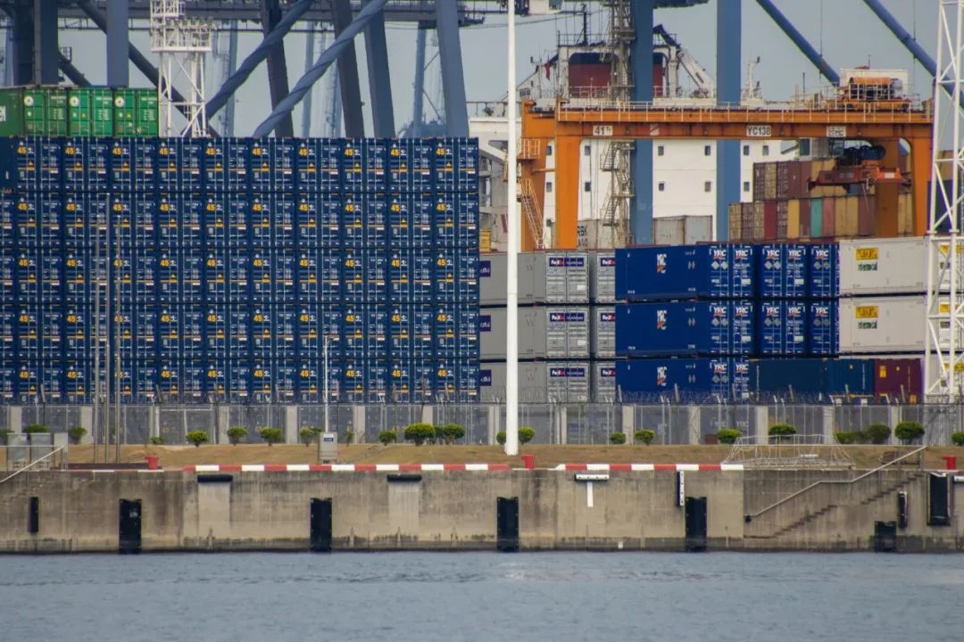 莞盐组合港正式启动！2022年全球海运贸易预计增长3.4%|跨境物流热点速递